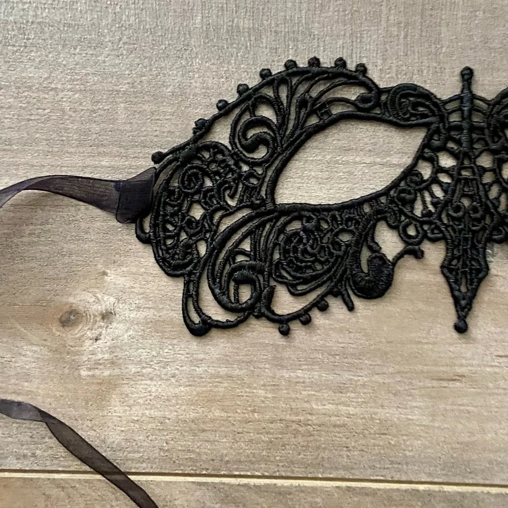 Black Lace Face Mask